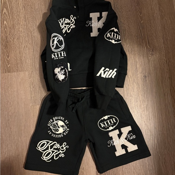 Kith Kids Matching Set in Hunter Green - Picture 2 of 12